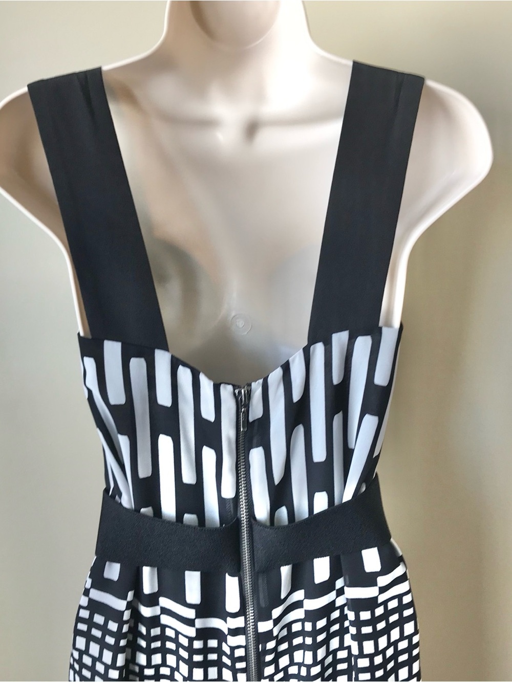 BCBGeneration Block Pattern Dress Size S - Picture 4 of 7